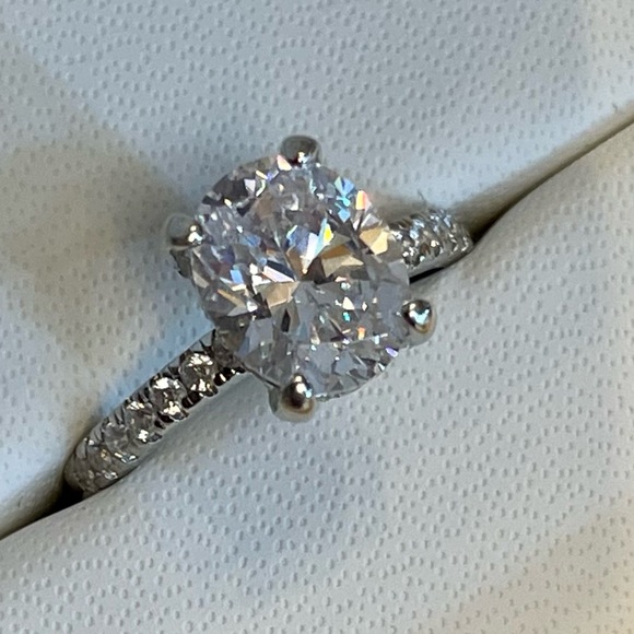 3 ct oval ring - Picture 9 of 10